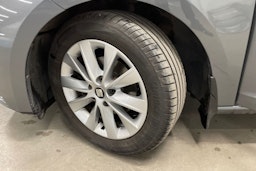 harmaa SEAT Leon 2018 kuva 13.