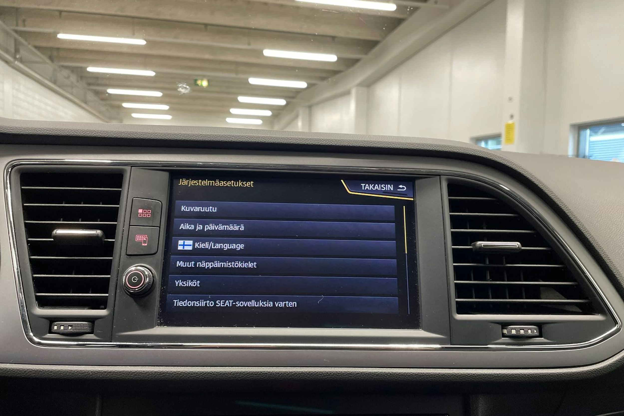 harmaa SEAT Leon 2018 kuva 17.