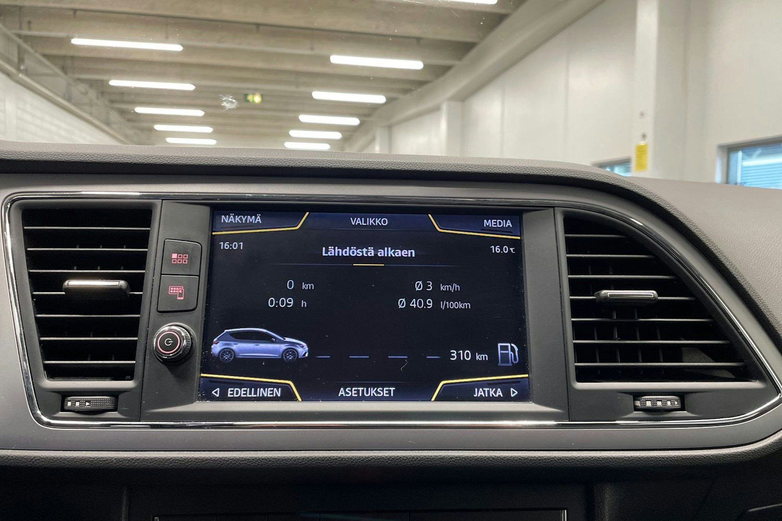 harmaa SEAT Leon 2018 kuva 18.