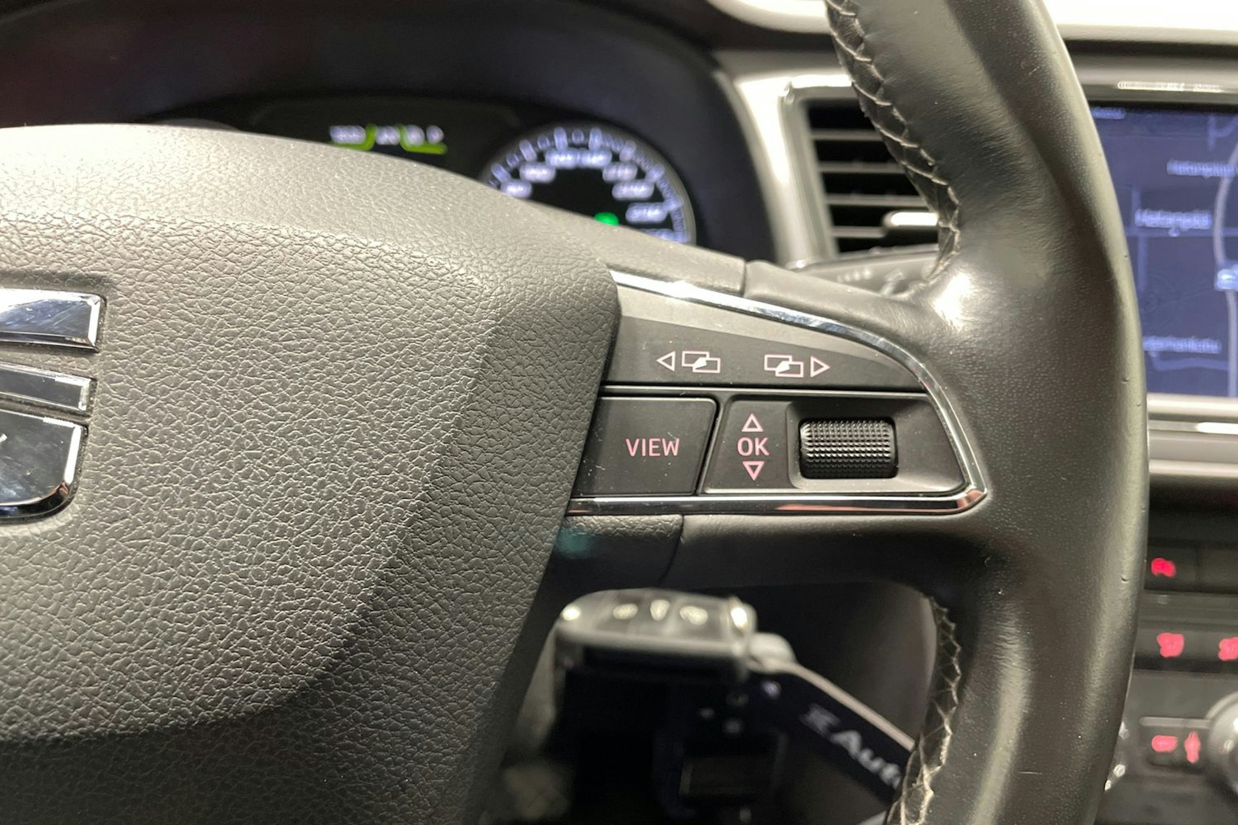 harmaa SEAT Leon 2018 kuva 24.