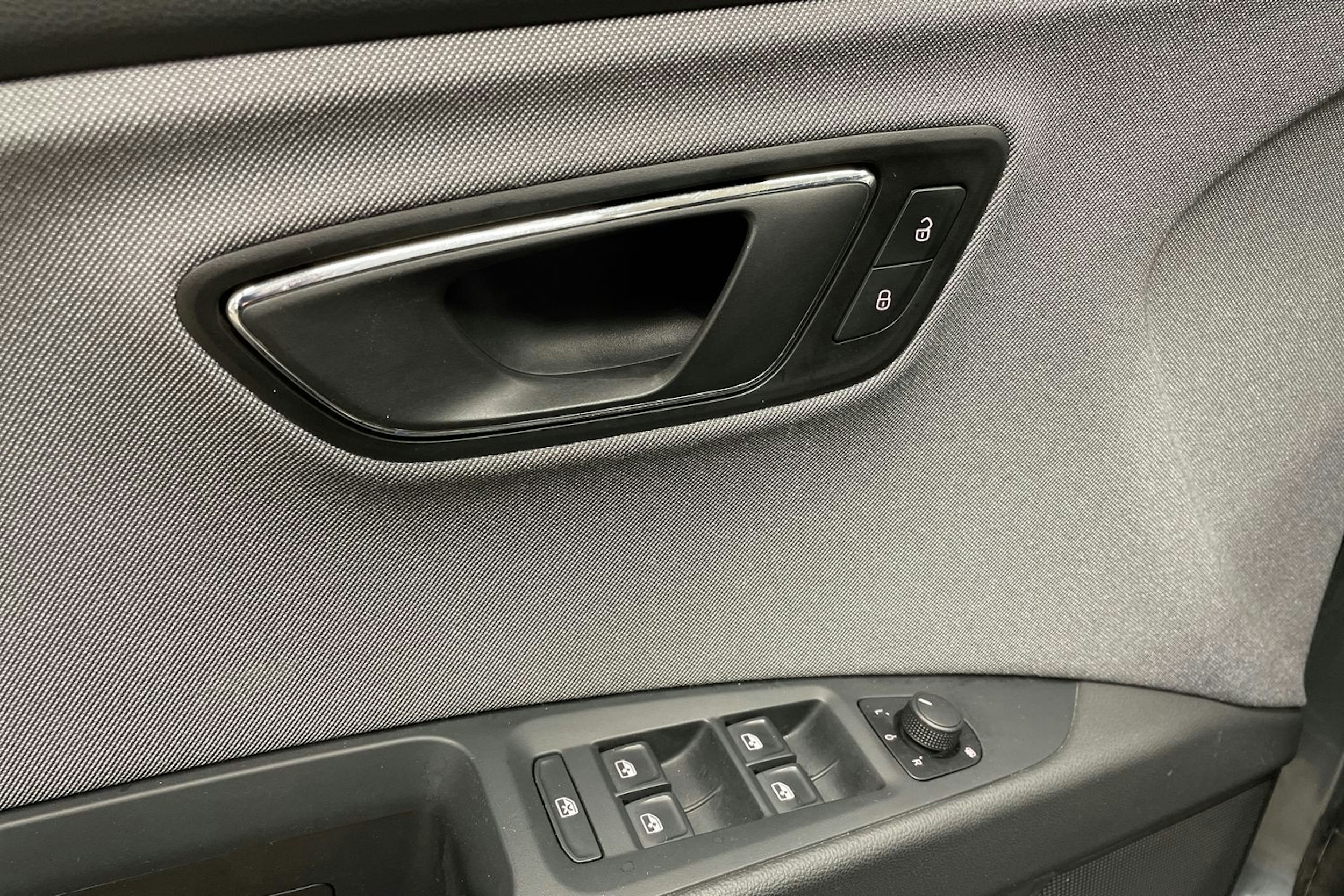 harmaa SEAT Leon 2018 kuva 25.