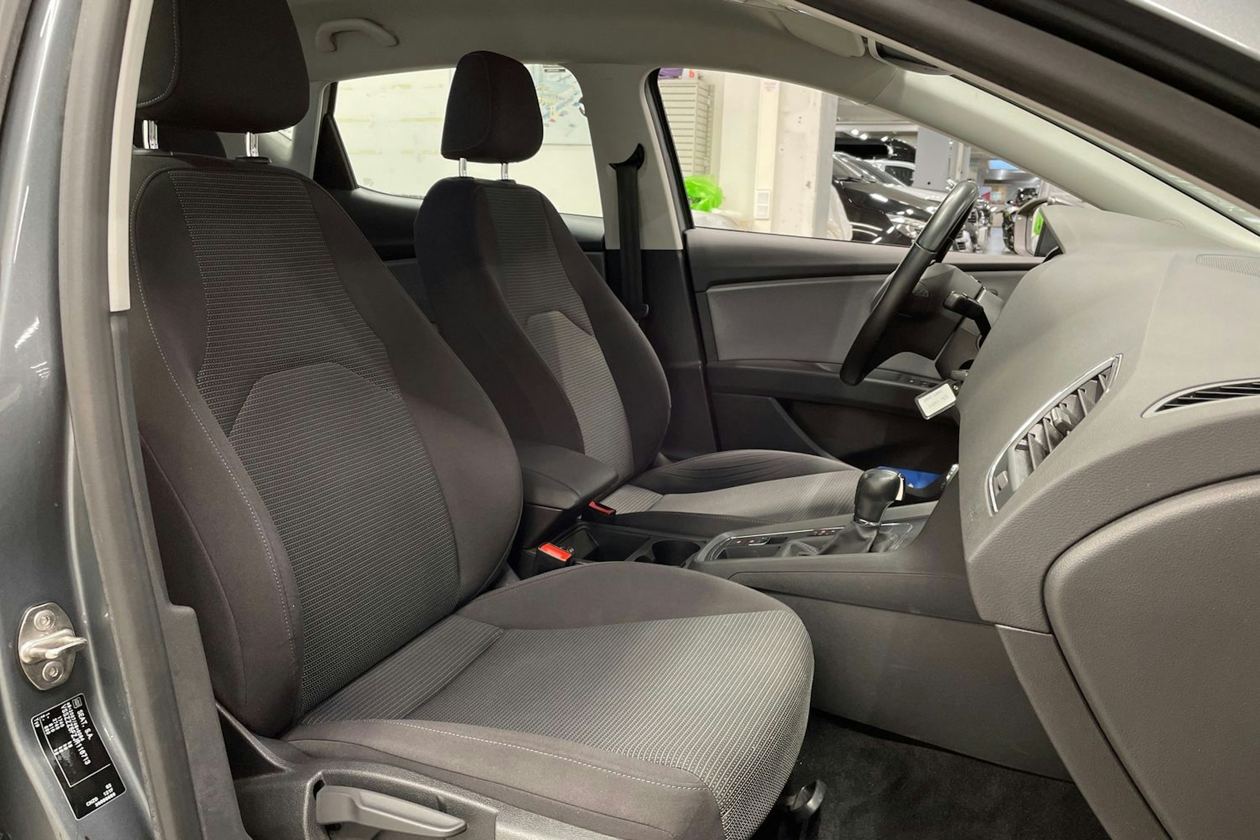 harmaa SEAT Leon 2018 kuva 27.