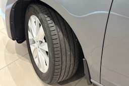harmaa SEAT Leon 2018 kuva 13.