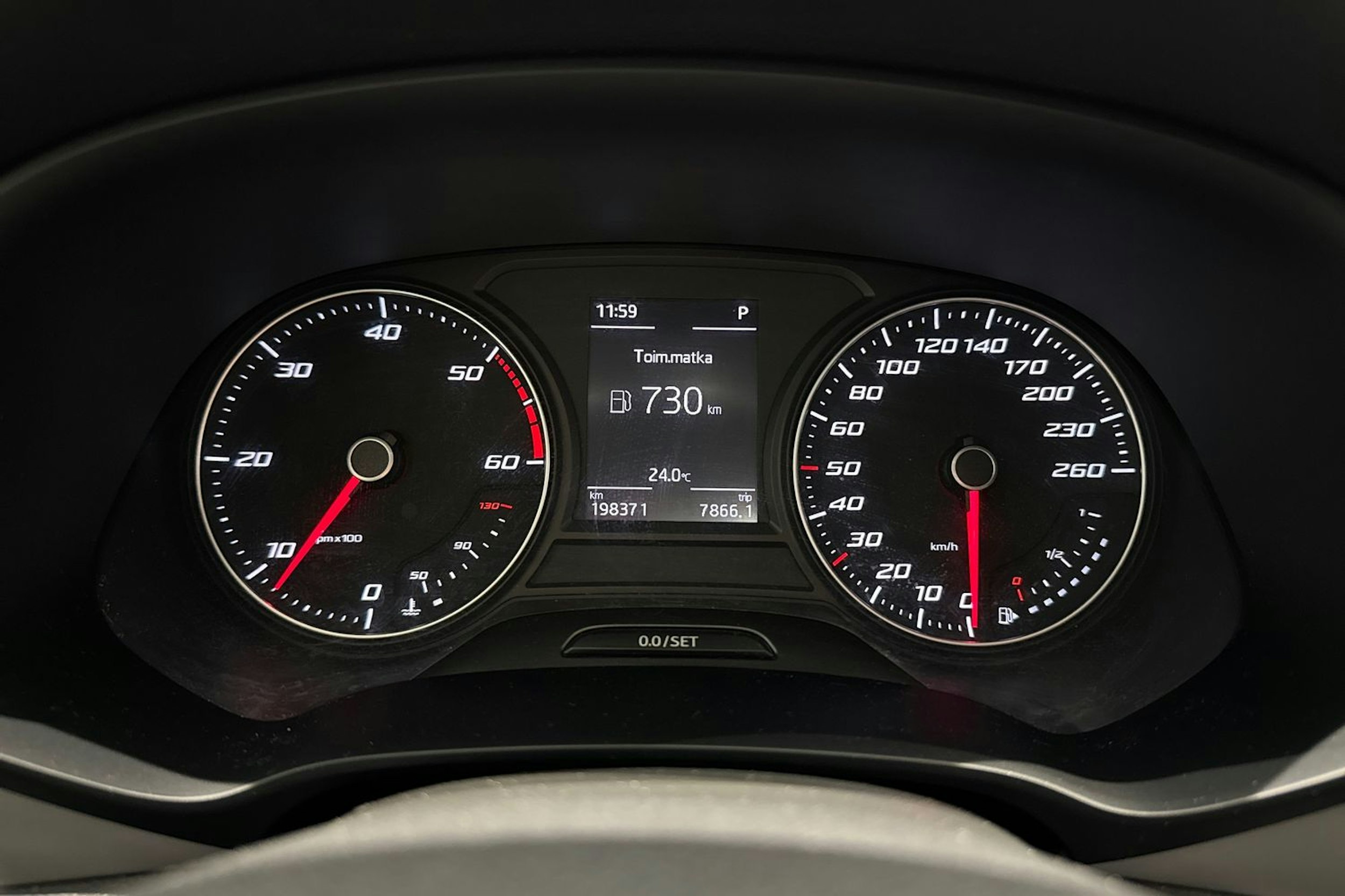 harmaa SEAT Leon 2018 kuva 18.