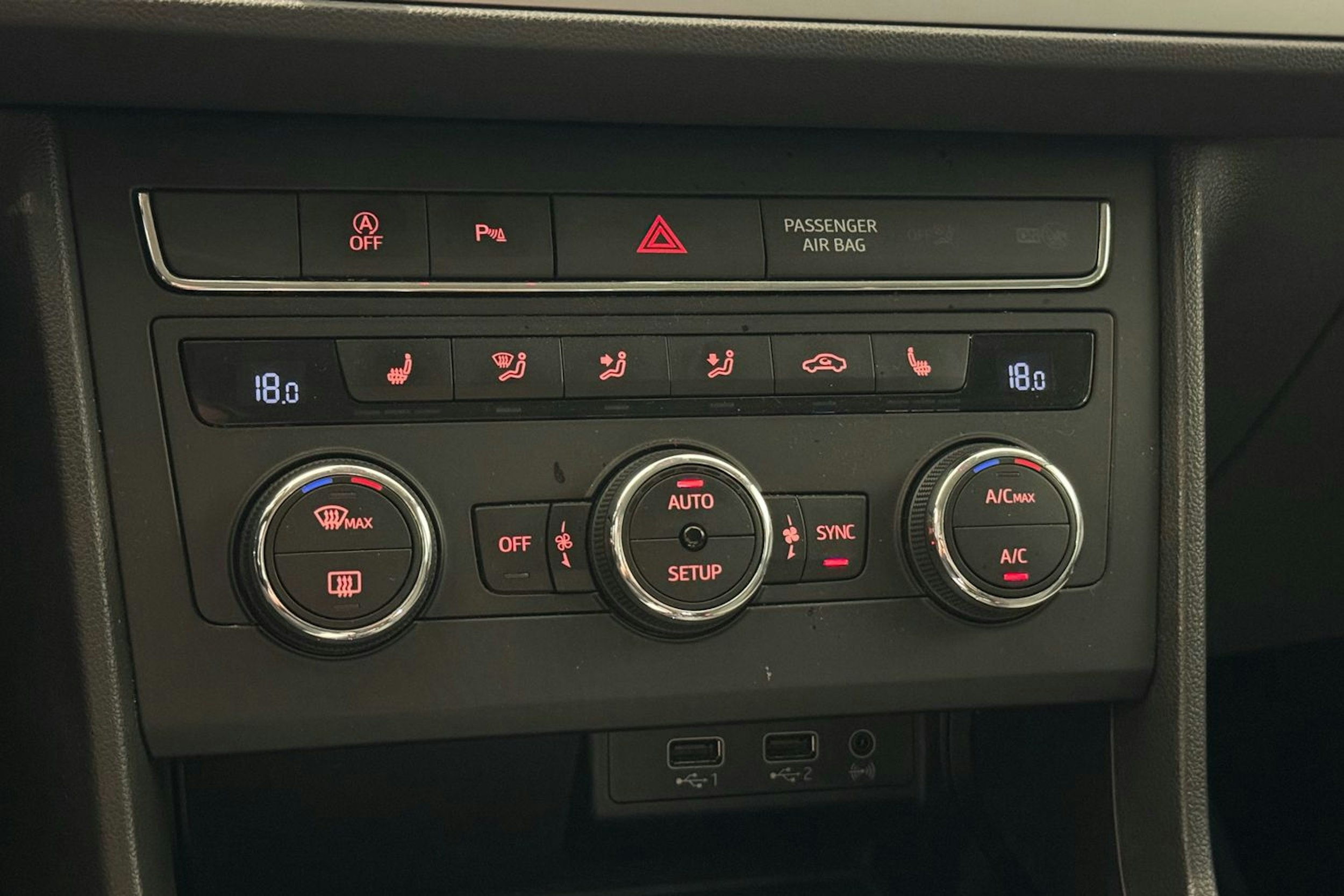 harmaa SEAT Leon 2018 kuva 23.