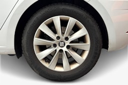 valkoinen SEAT Leon 2018 kuva 11.