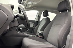 valkoinen SEAT Leon 2018 kuva 14.