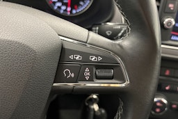 valkoinen SEAT Leon 2018 kuva 17.