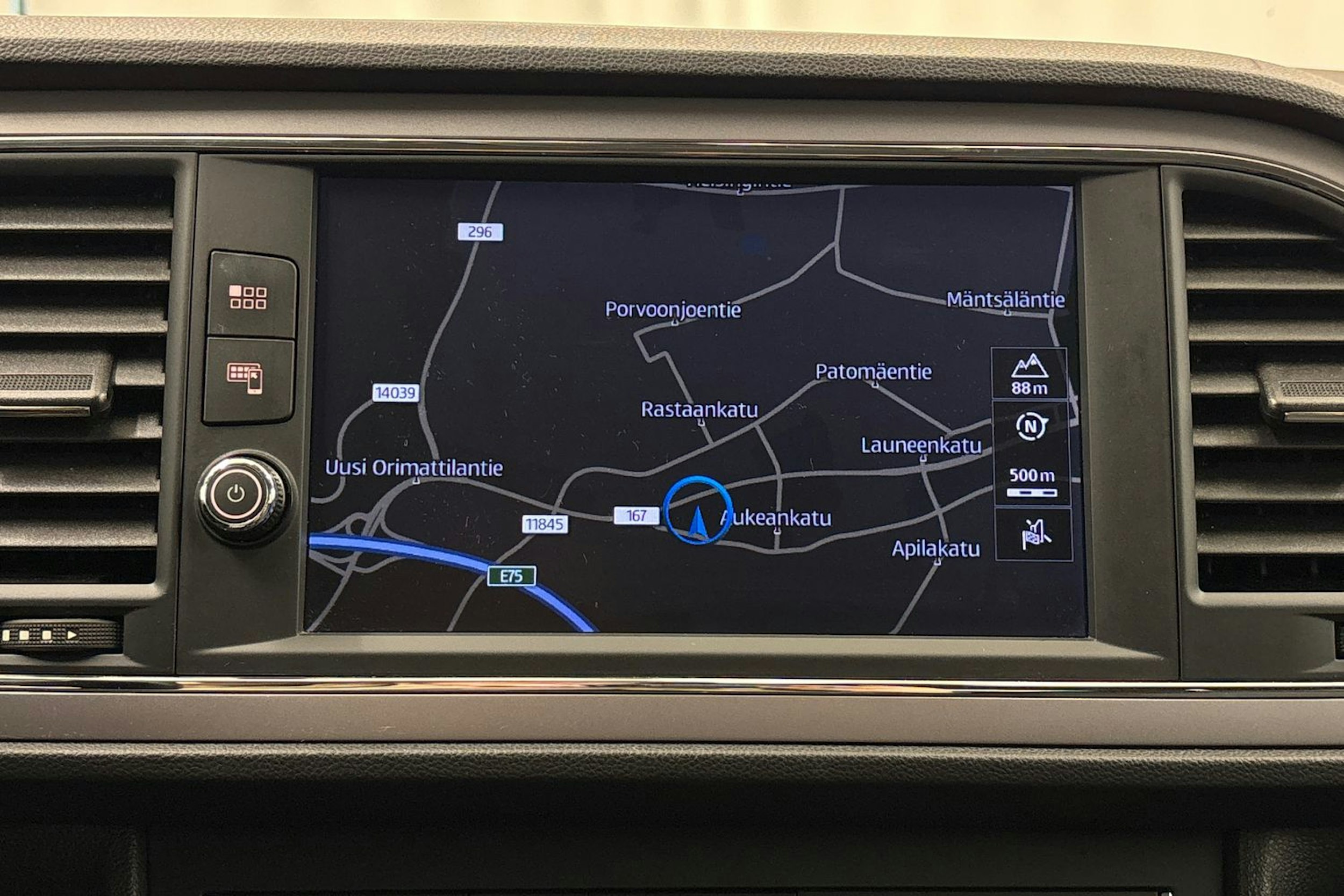 valkoinen SEAT Leon 2018 kuva 20.