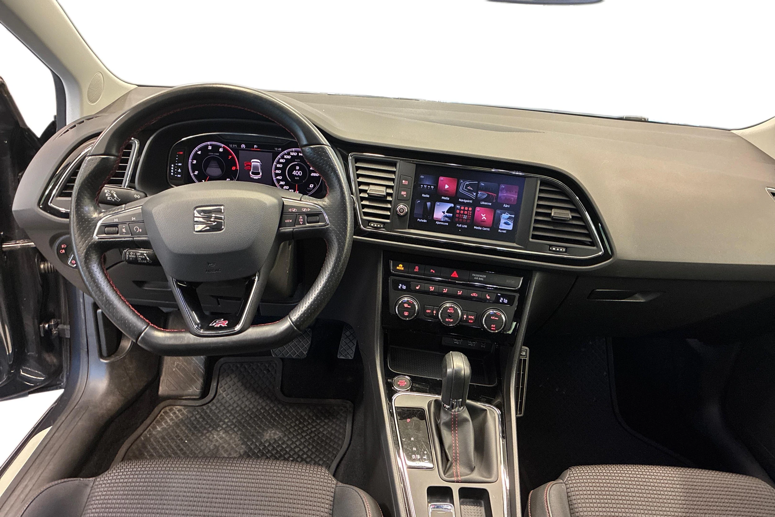 harmaa SEAT Leon 2019 kuva 9.