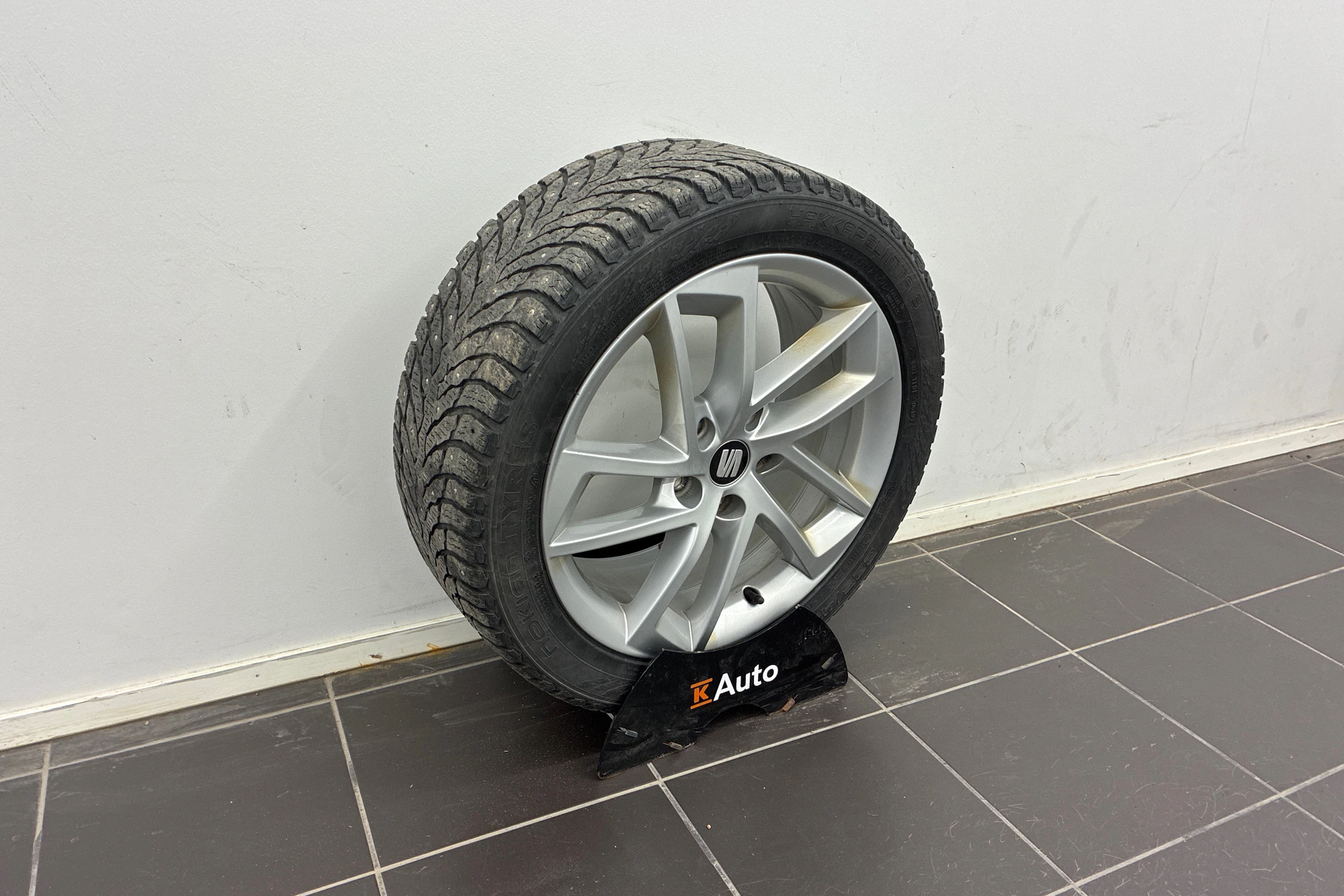 harmaa SEAT Leon 2019 kuva 13.