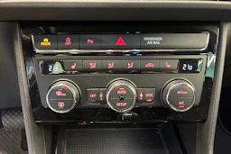 harmaa SEAT Leon 2019 kuva 18.