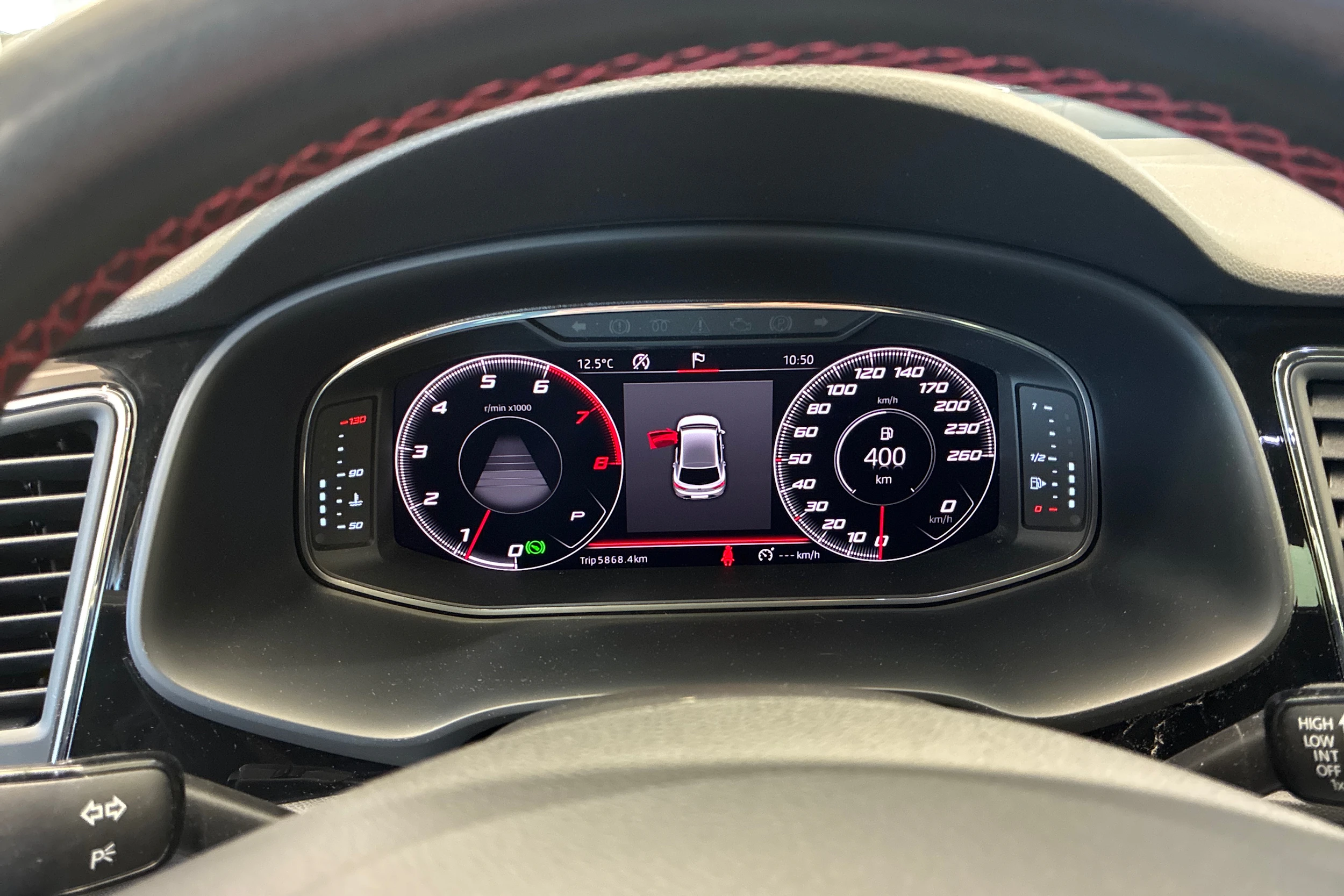 harmaa SEAT Leon 2019 kuva 20.