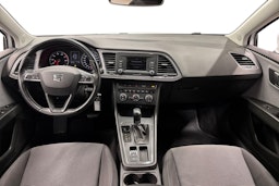 valkoinen SEAT Leon 2019 kuva 7.