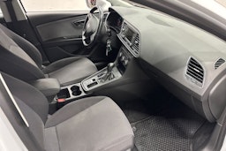 valkoinen SEAT Leon 2019 kuva 14.