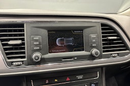 valkoinen SEAT Leon 2019 kuva 21.