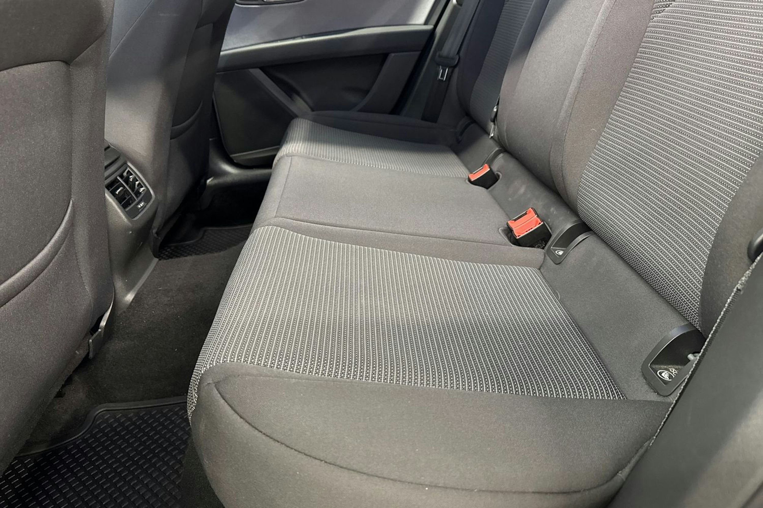 harmaa SEAT Leon 2019 kuva 16.