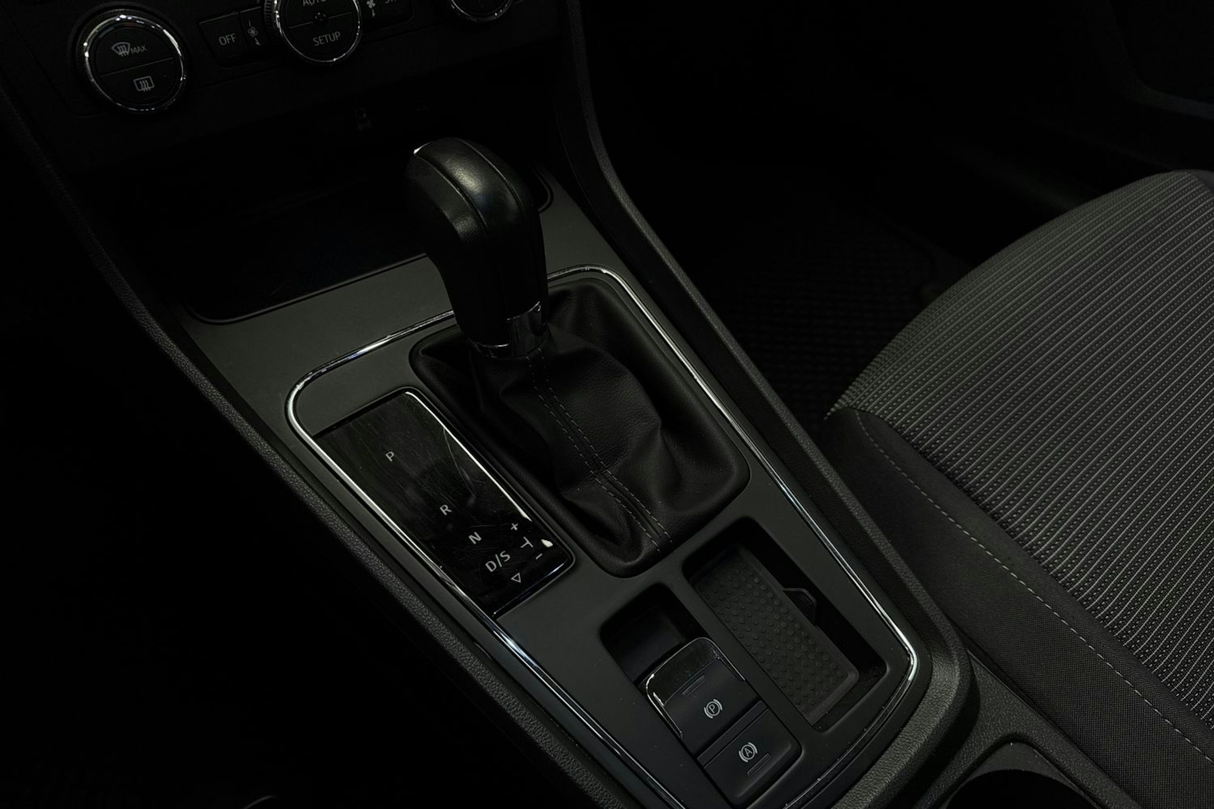 harmaa SEAT Leon 2019 kuva 21.