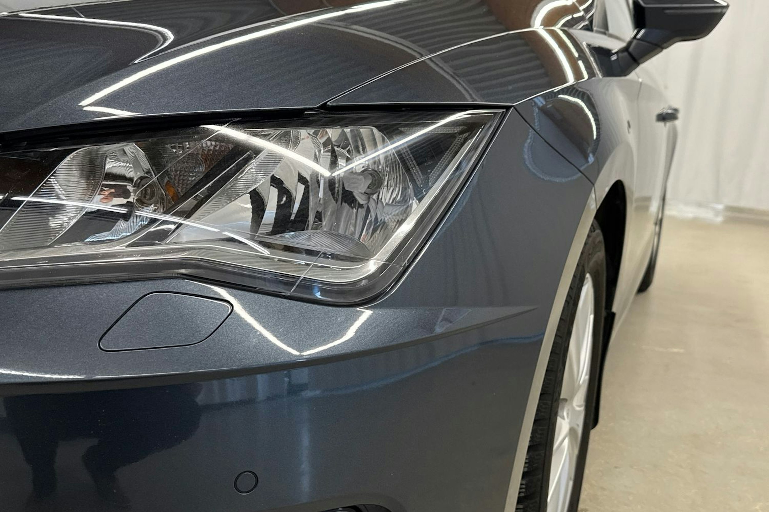 harmaa SEAT Leon 2019 kuva 28.