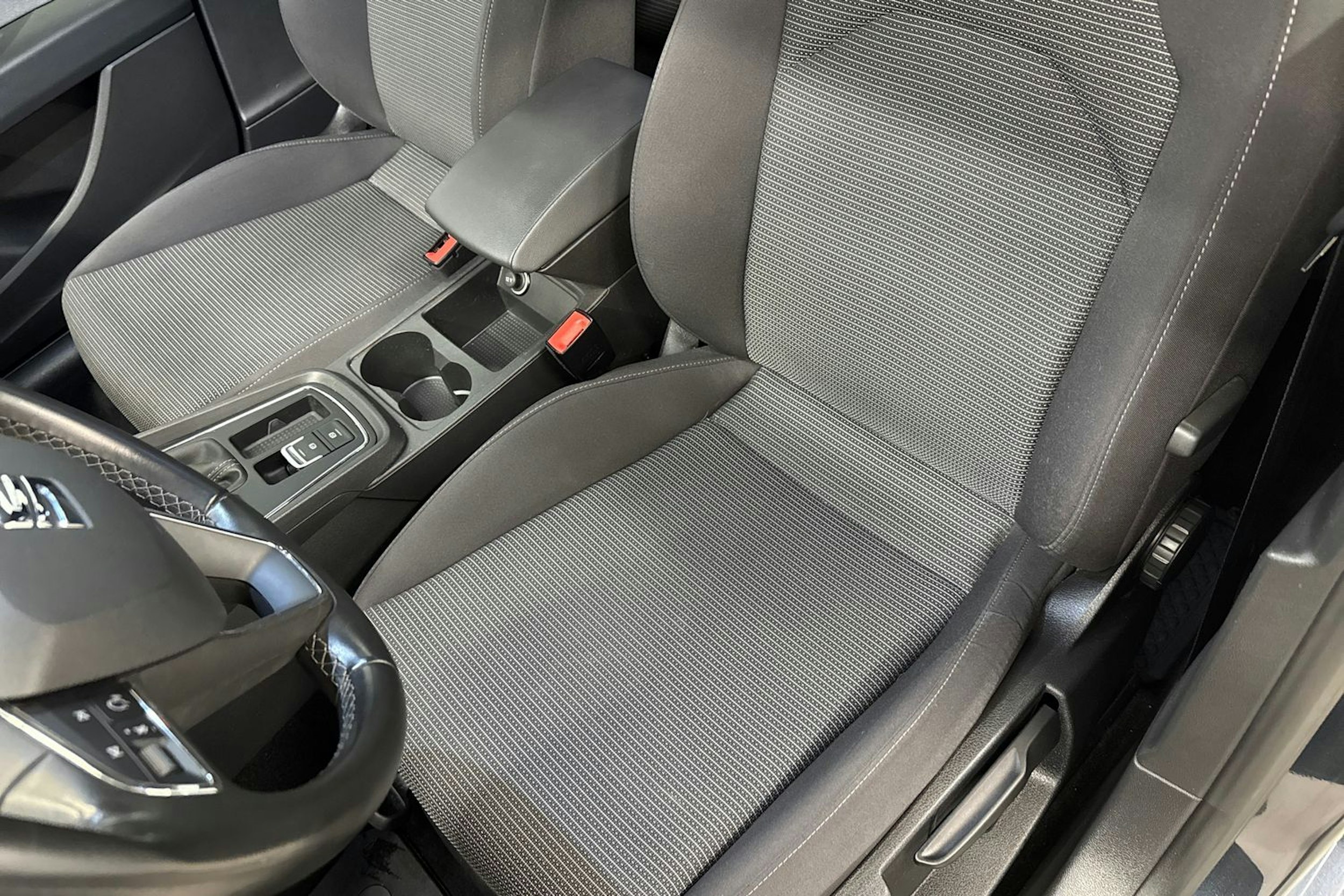 harmaa SEAT Leon 2019 kuva 33.