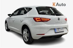 valkoinen SEAT Leon 2019 kuva 2.