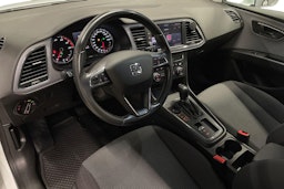 valkoinen SEAT Leon 2019 kuva 7.