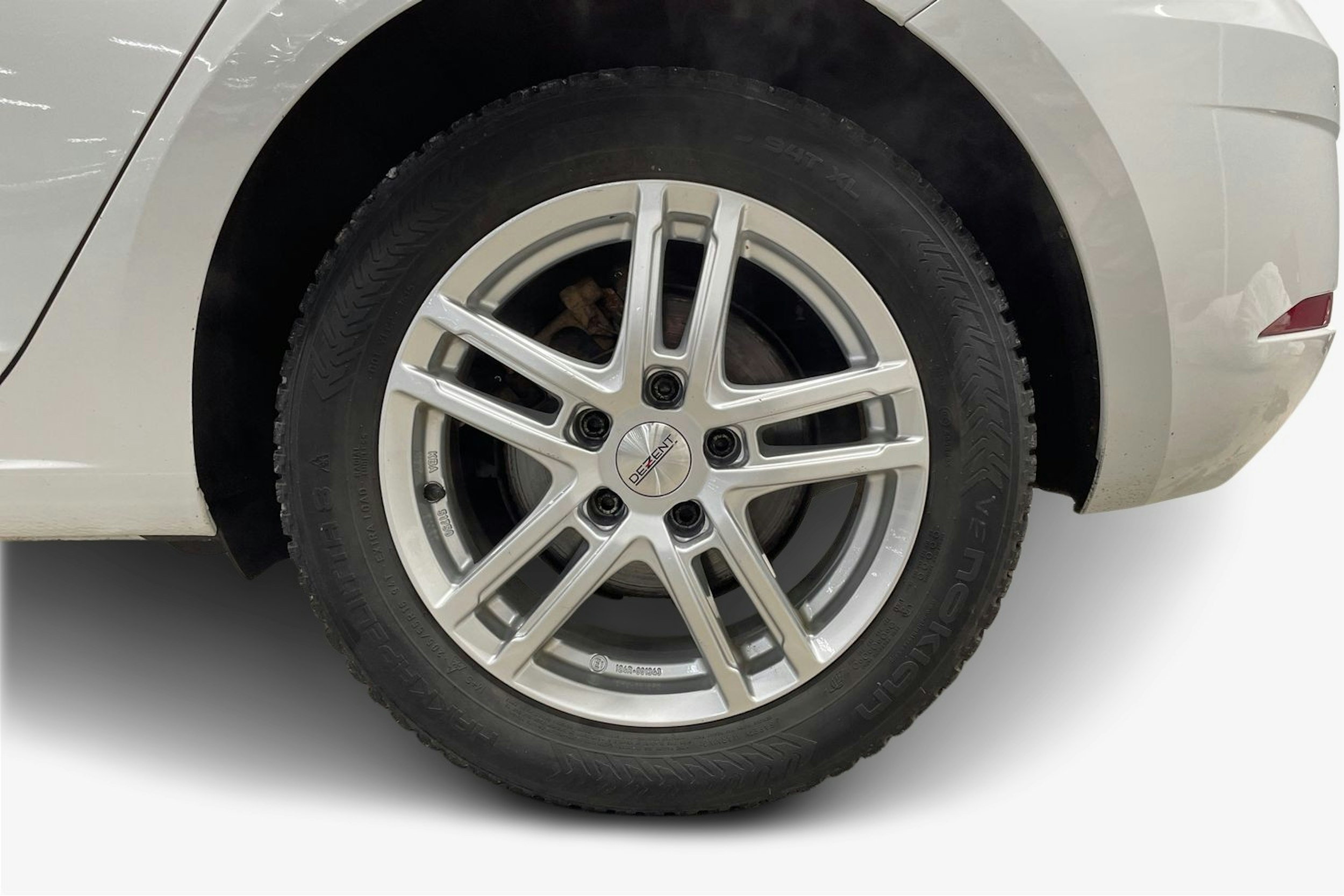 valkoinen SEAT Leon 2019 kuva 11.