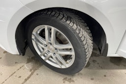 valkoinen SEAT Leon 2019 kuva 13.