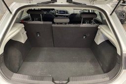 valkoinen SEAT Leon 2019 kuva 15.