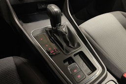 valkoinen SEAT Leon 2019 kuva 23.