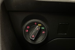 valkoinen SEAT Leon 2019 kuva 24.