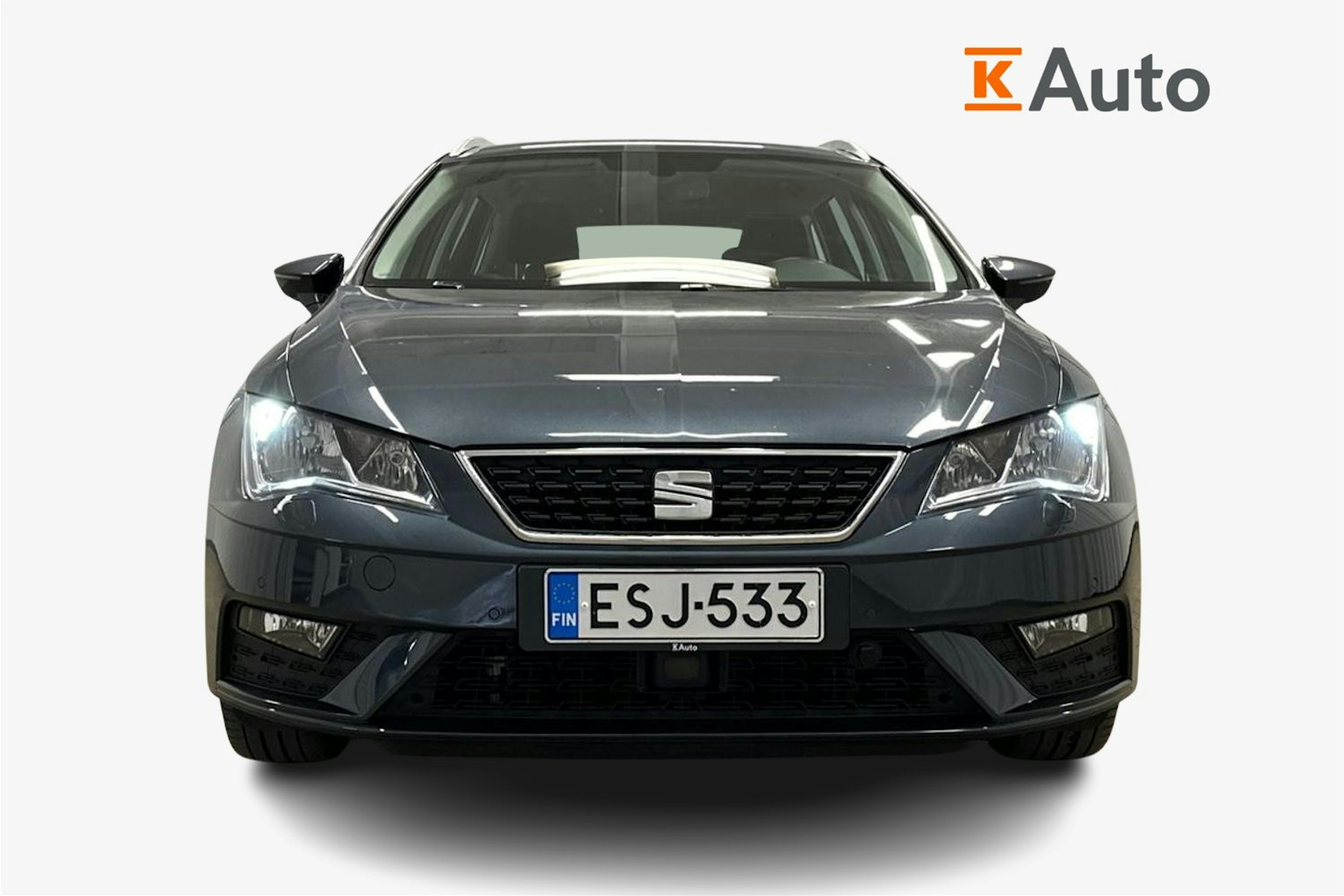 harmaa SEAT Leon 2019 kuva 5.