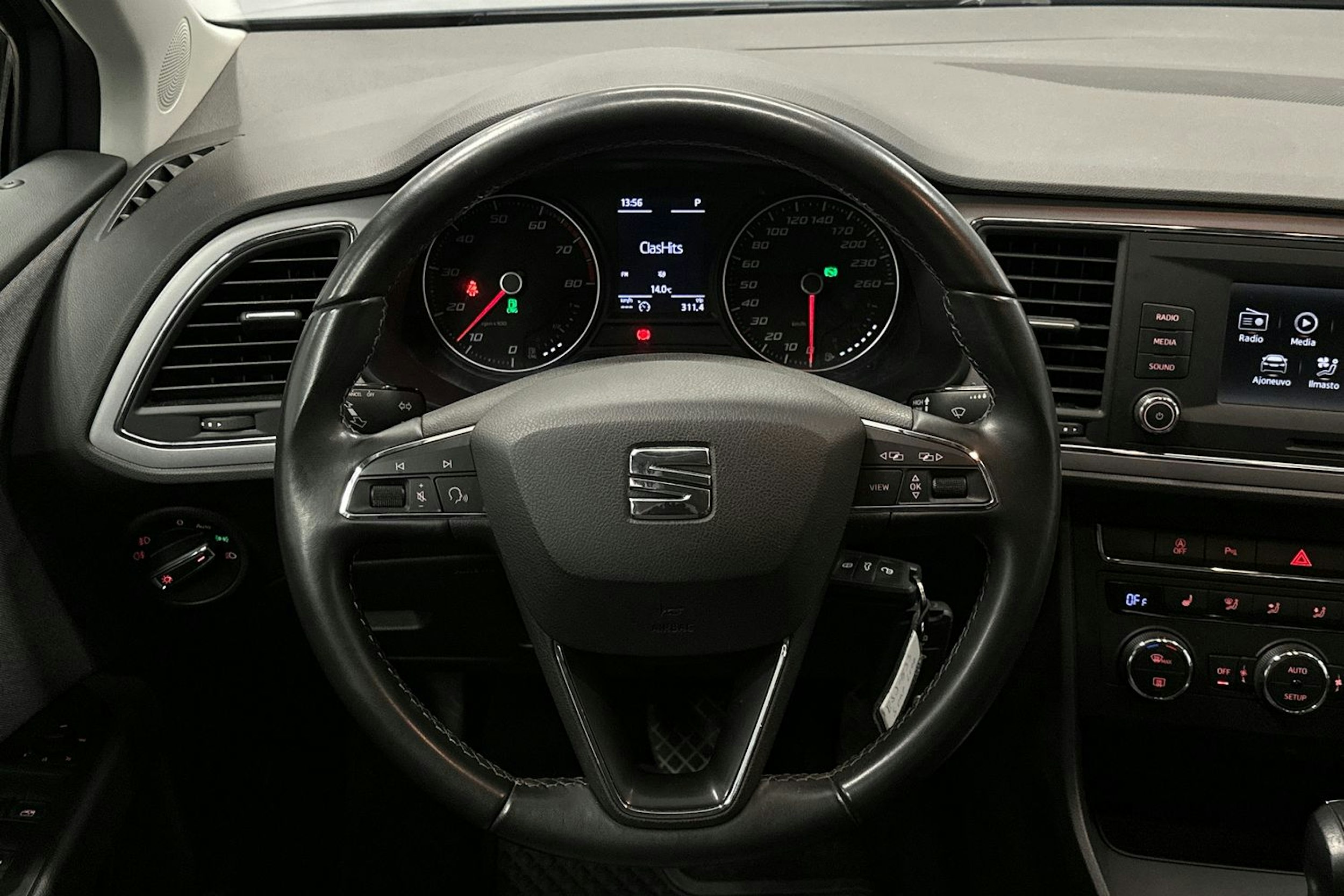 harmaa SEAT Leon 2019 kuva 14.