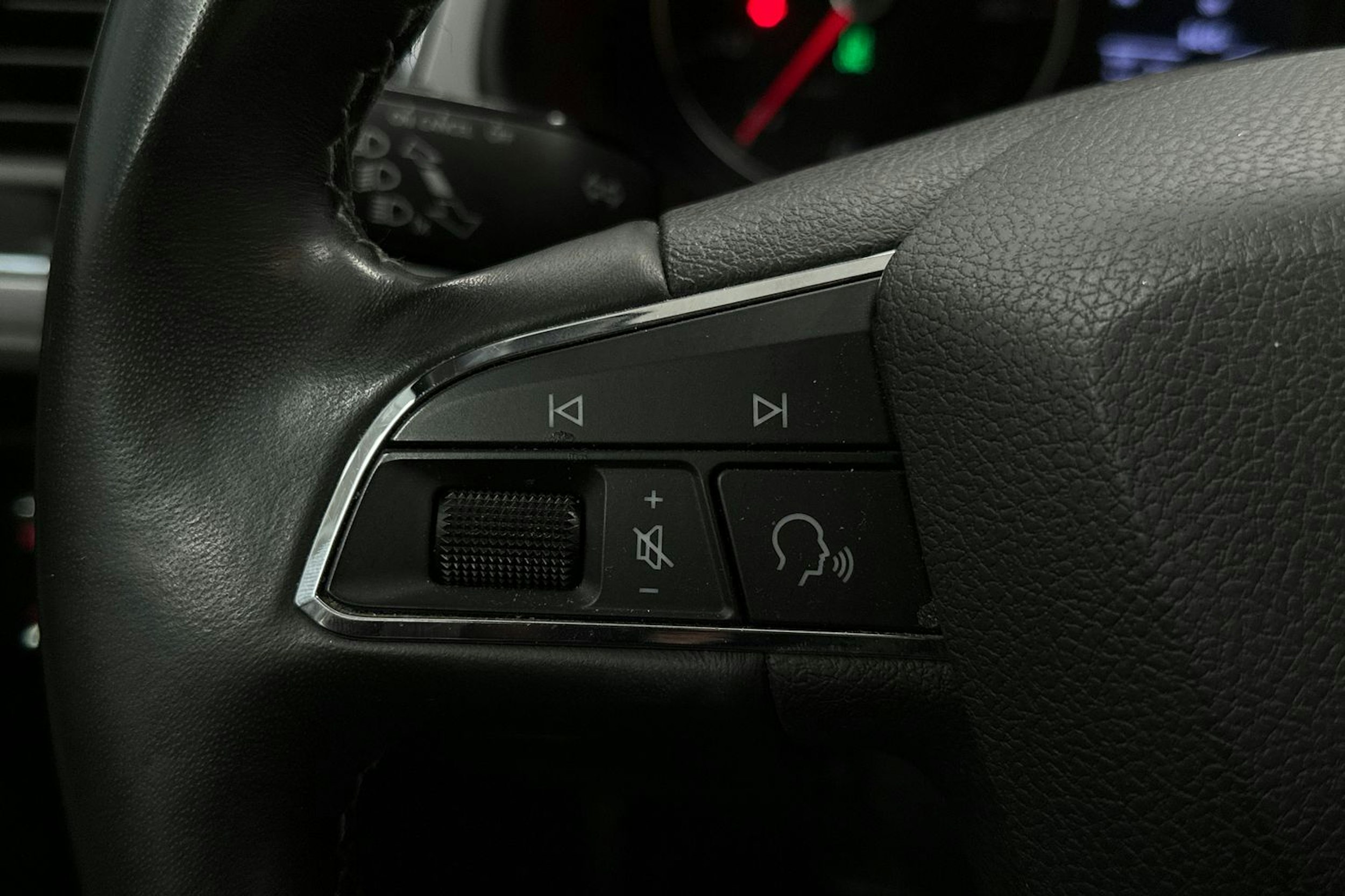harmaa SEAT Leon 2019 kuva 15.
