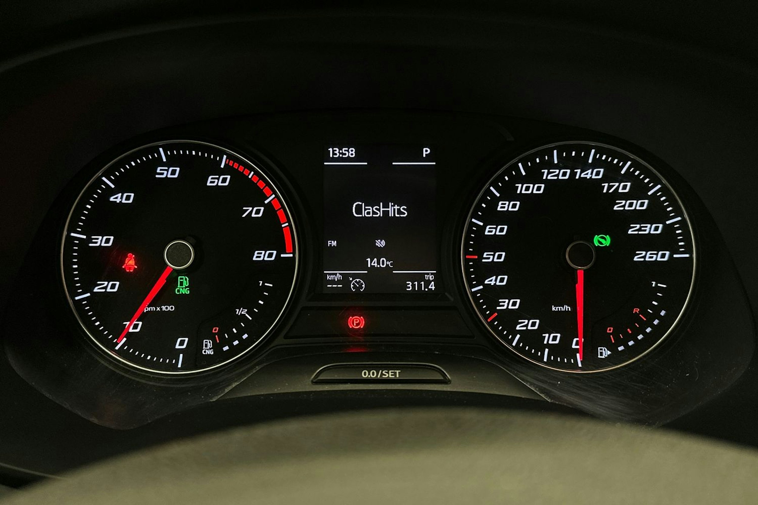 harmaa SEAT Leon 2019 kuva 18.