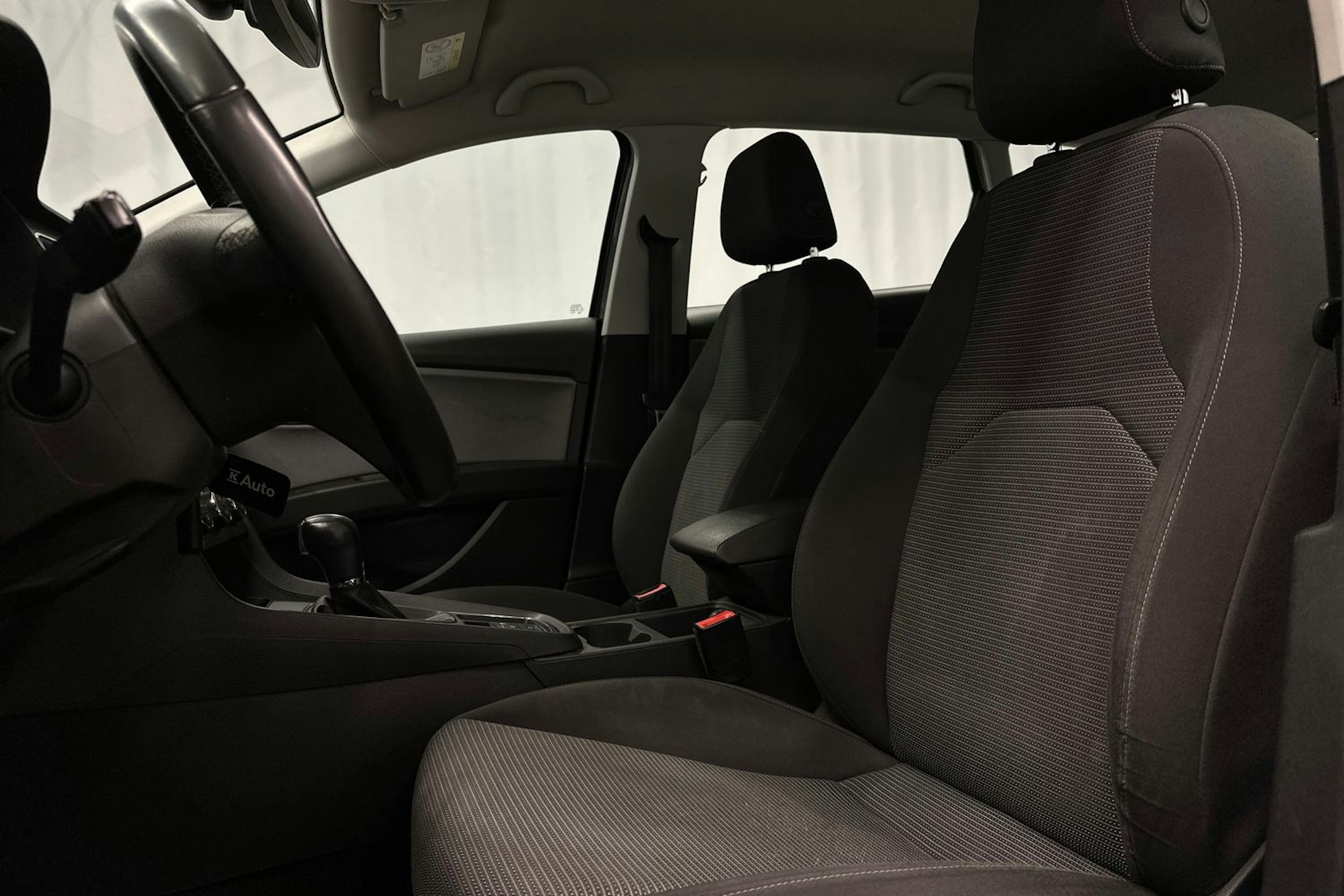harmaa SEAT Leon 2019 kuva 25.