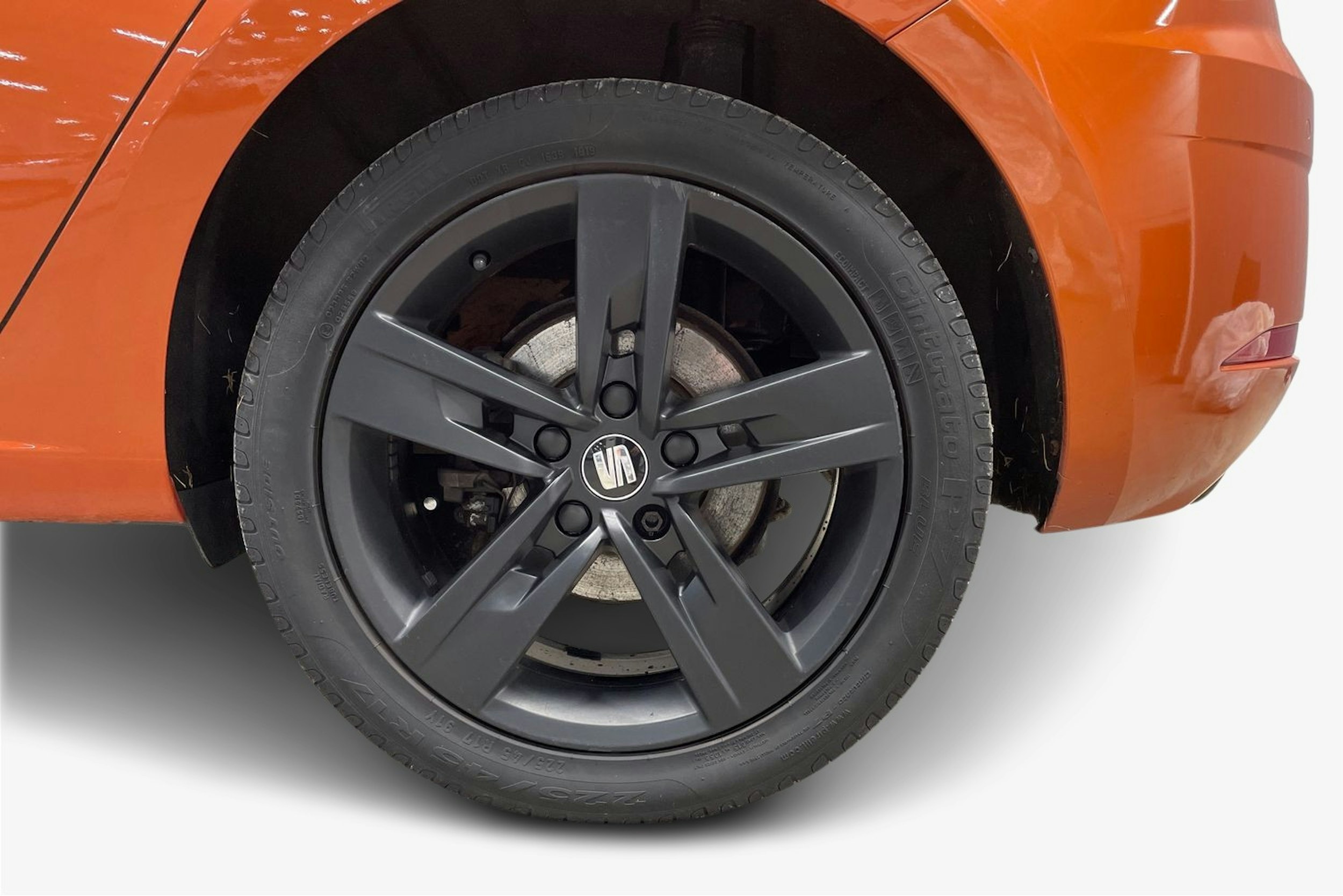 oranssi SEAT Leon 2019 kuva 11.
