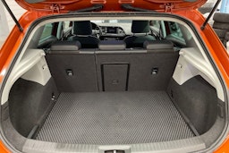 oranssi SEAT Leon 2019 kuva 14.