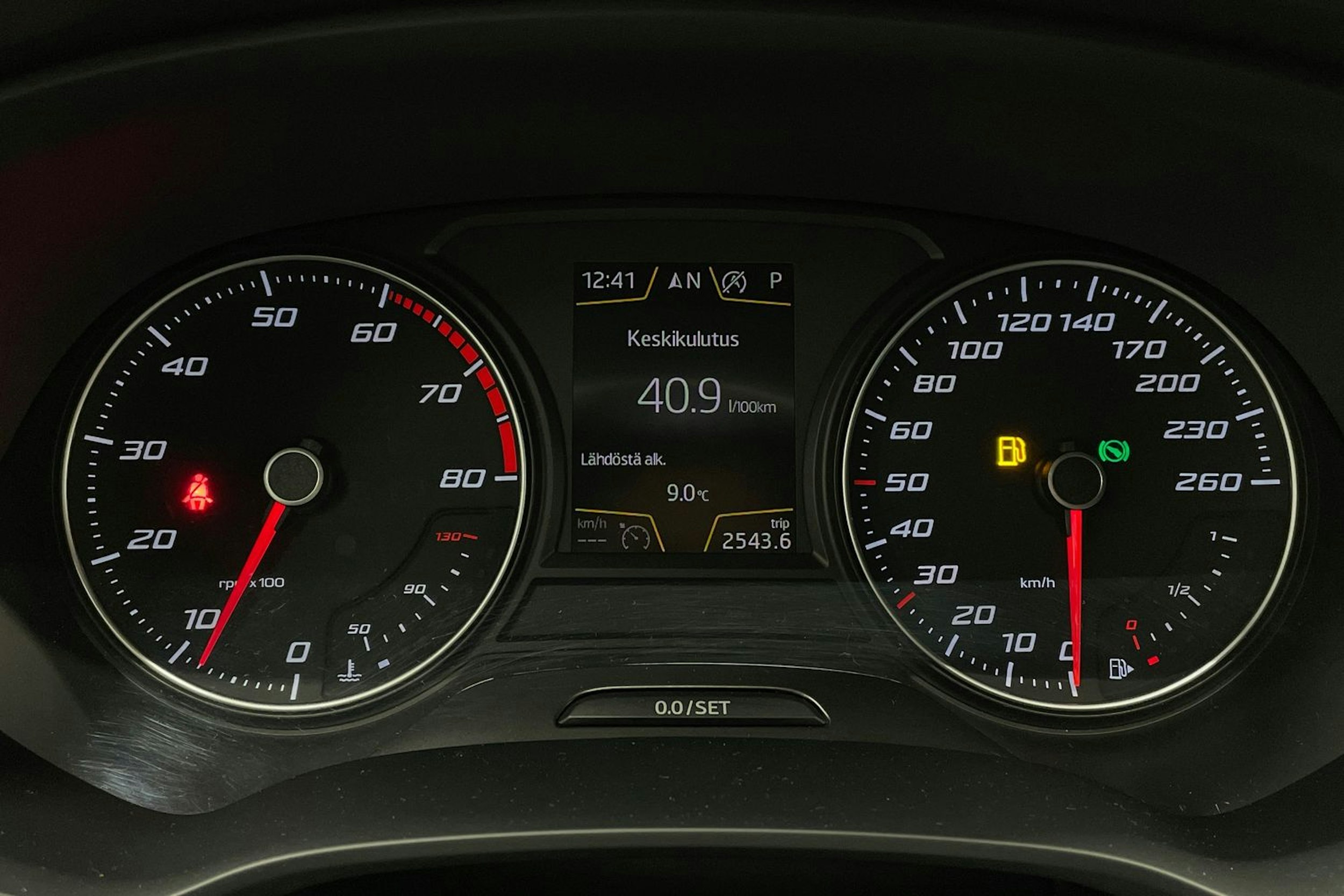 oranssi SEAT Leon 2019 kuva 15.