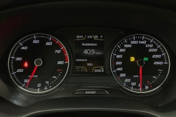 oranssi SEAT Leon 2019 kuva 15.