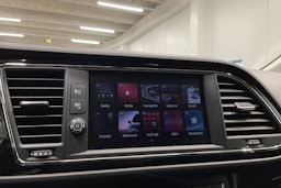 oranssi SEAT Leon 2019 kuva 16.