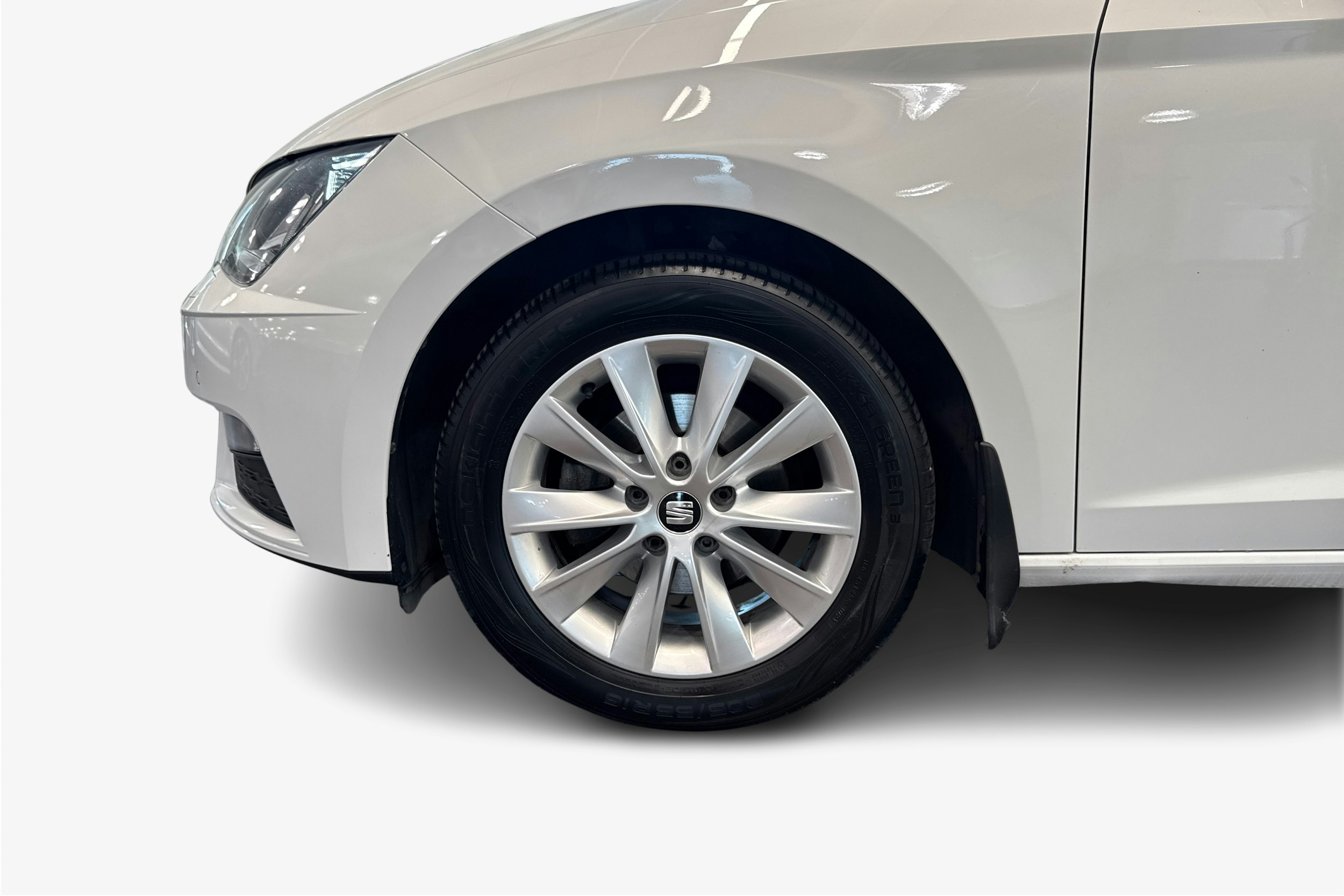 Valkoinen SEAT LEON 2019 kuva 11.
