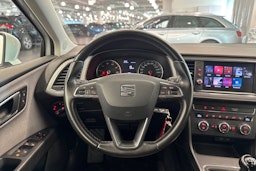 Valkoinen SEAT LEON 2019 kuva 18.