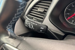 Valkoinen SEAT LEON 2019 kuva 20.