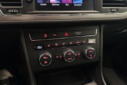 Valkoinen SEAT LEON 2019 kuva 27.