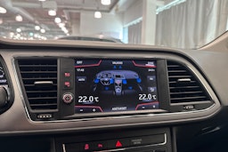 Valkoinen SEAT LEON 2019 kuva 30.