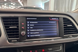 Valkoinen SEAT LEON 2019 kuva 32.