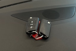 Valkoinen SEAT LEON 2019 kuva 35.