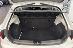 Valkoinen SEAT LEON 2019 kuva 36.