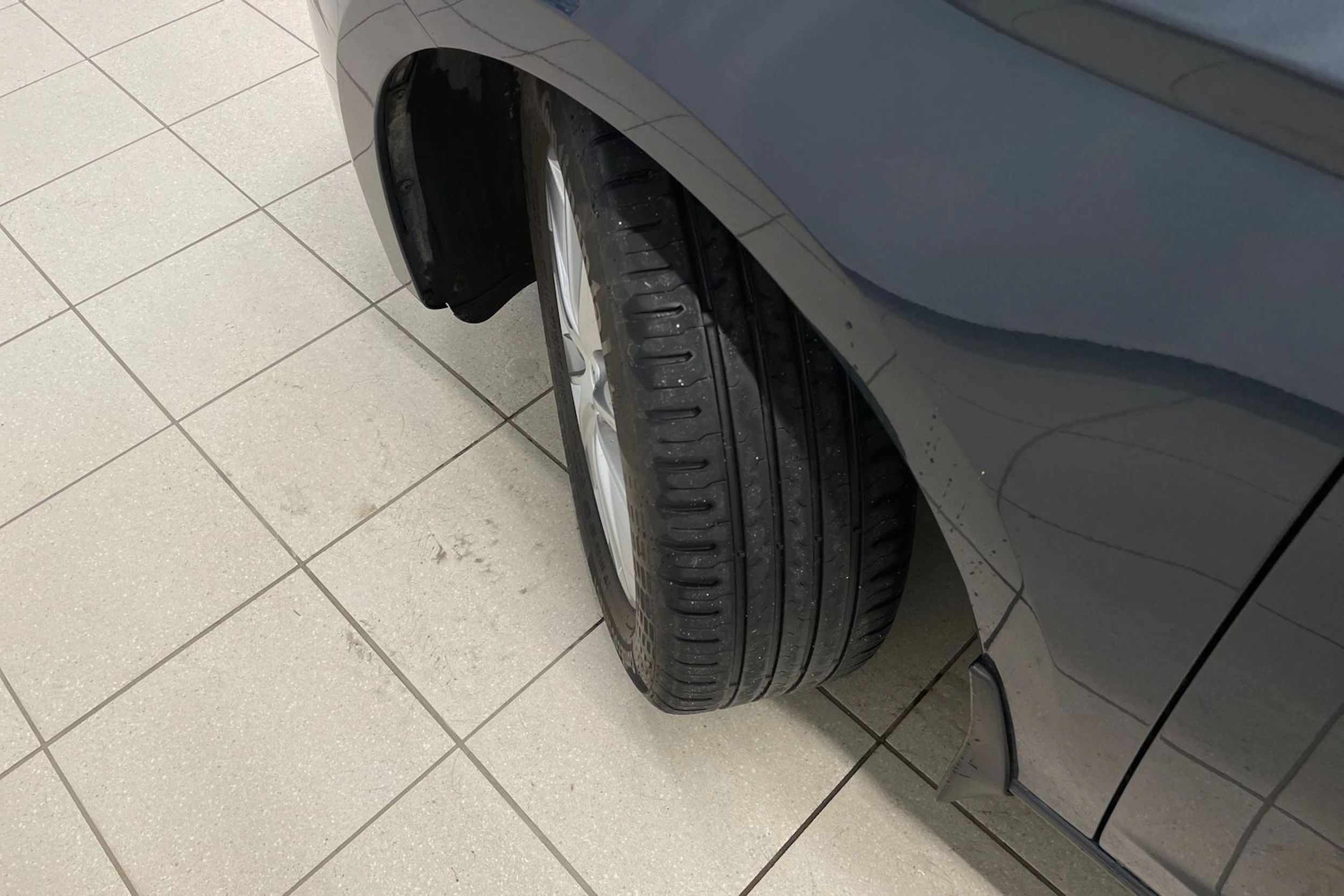 harmaa SEAT Leon 2019 kuva 13.